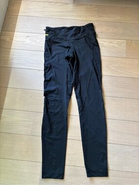 Black Lole Performance Leggings with Side Pocket and UPF 50 Sun Protection